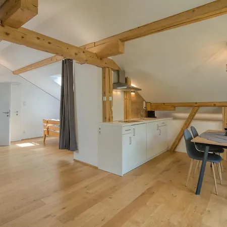 Hus24 *