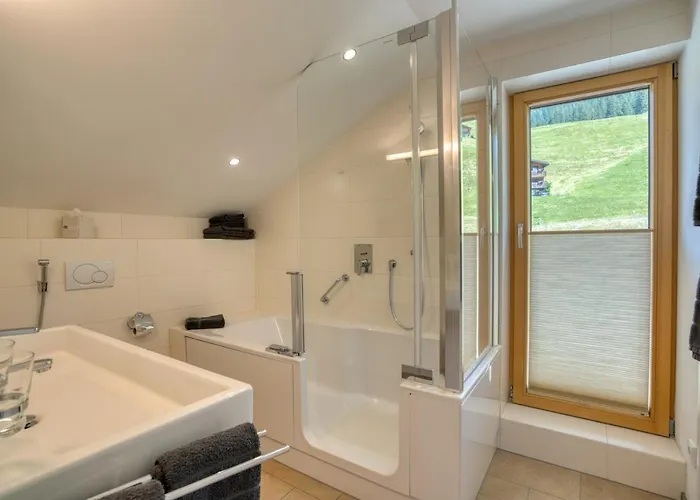 Hus24 3* Шрёккен